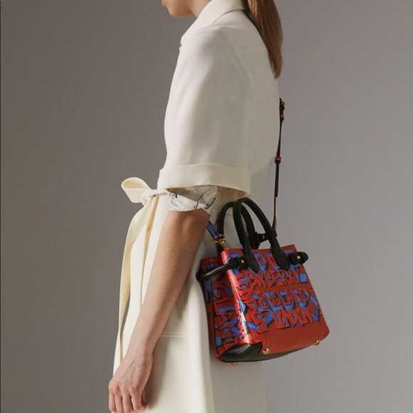 Sold! Gorgeous Burberry Bag - Picture 3 of 8